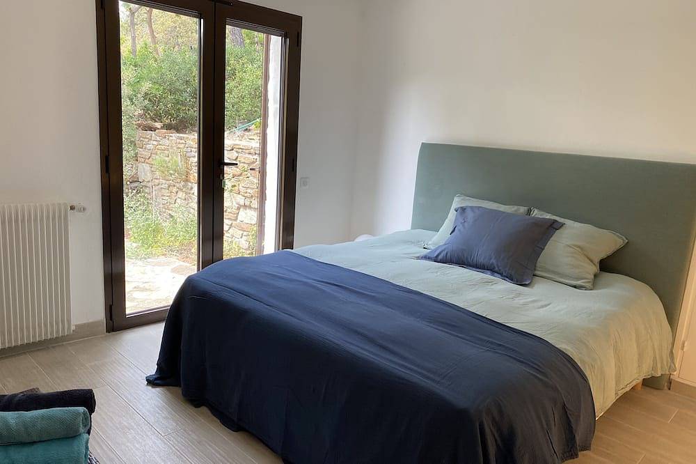 Waterfront villa in Cap Bénat, Bormes-les-Mimosas