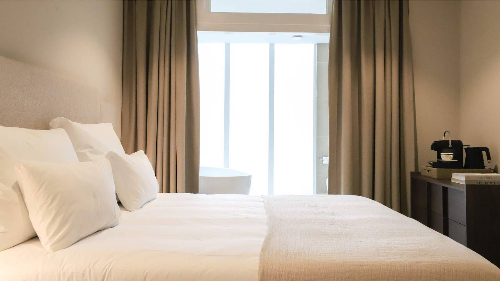 Entire holiday apartment, Dam Residence's Signature Suite in Zaandam, Dutch Coast