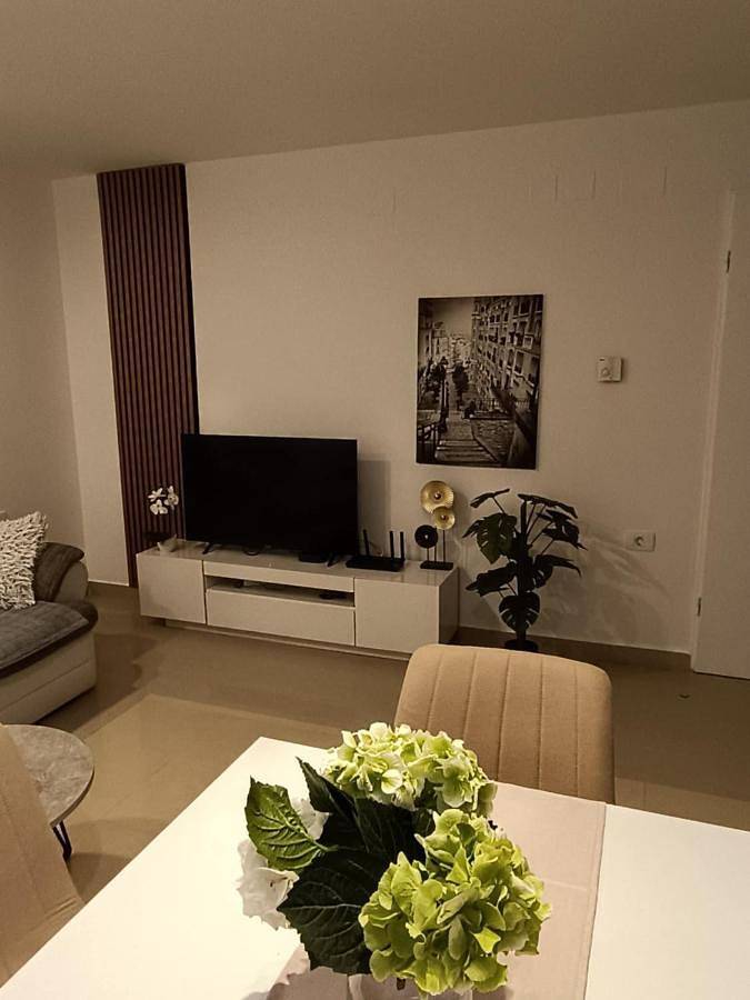 Ganze Wohnung, One-Bedroom Apartment in Postojna, Innerkrain-Karst