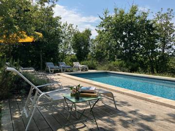 Gîte pour 4 personnes, avec piscine ainsi que jardin et terrasse à Cieurac