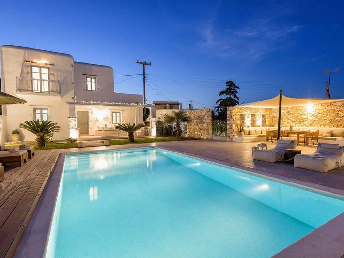 Location de vacances pour 12 personnes, avec vue sur l’océan ainsi que jardin et balcon dans Drios