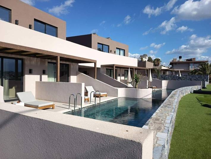 Appart’hôtel pour 4 personnes, avec Balcon et Terrasse ainsi que Jardin et Piscine
