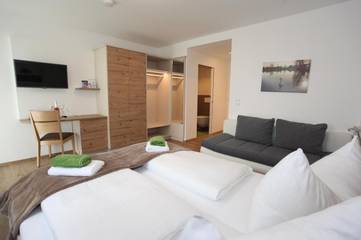 Chambre d’hôte pour 2 personnes, avec vue et jardin, animaux acceptés dans Feldbach