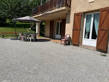Gîte pour 6 personnes, avec vue ainsi que terrasse et jardin, animaux acceptés à Villars-Colmars