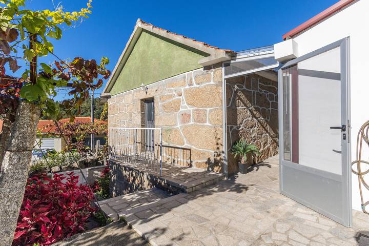 Maison de vacances 'Casa Maria Da Eira' avec vue sur la montagne, Wi-Fi et climatisation in São Jorge e Ermelo, Distrito de Viana do Castelo