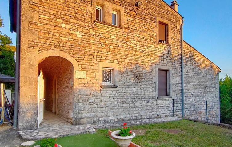 Maison de vacances pour 10 personnes, avec piscine ainsi que jardin et terrasse