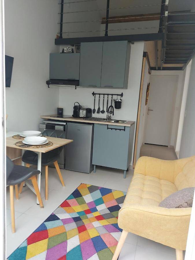 Gîte pour 4 personnes, avec Terrasse et Jardin ainsi que Piscine et Vue à Valergues - 3