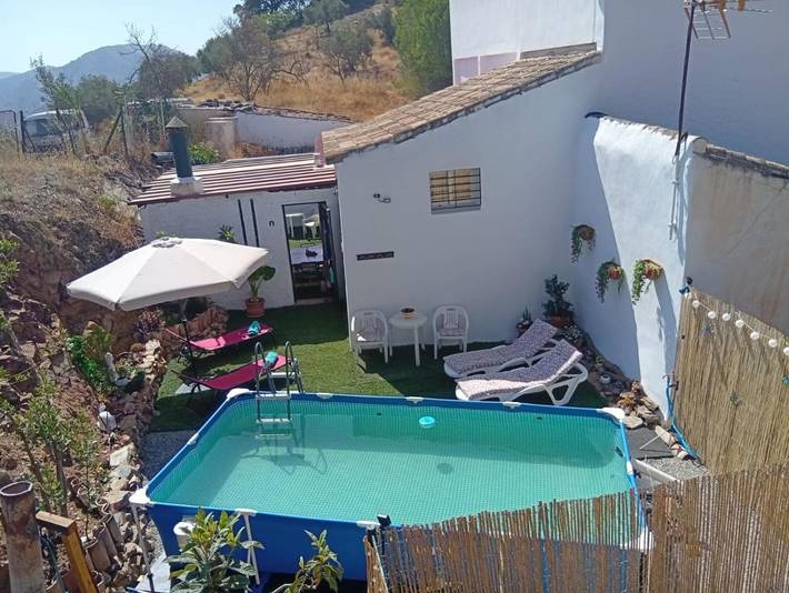 Casa de vacaciones para 7 personas, con vistas además de piscina y jardín - 1