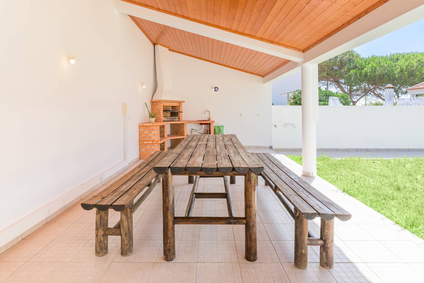 Villa 'Nelson E Esperanca' mit privater Terrasse, privatem Garten und Wi-Fi in Vila Nova de Milfontes, Costa Alentejana