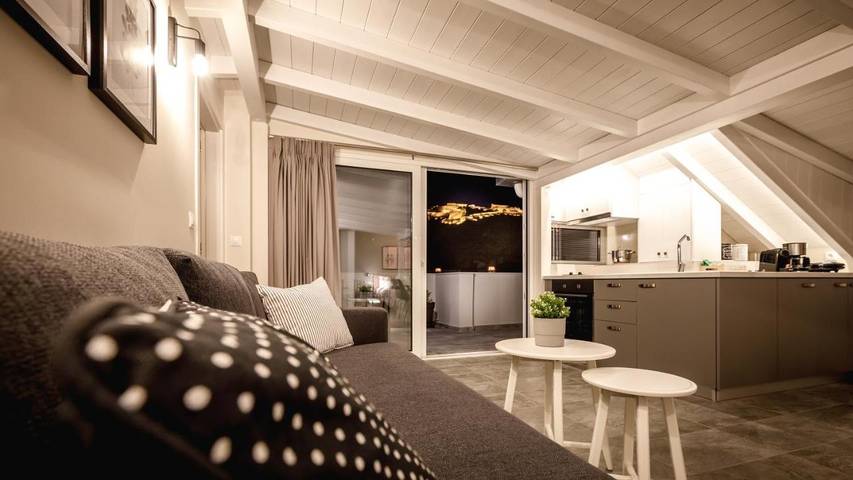 Ferienwohnung für 4 Personen, mit Balkon und Terrasse sowie Ausblick in Nafplio