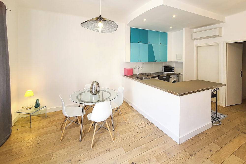 Appartement entier, Confort, charme, et lumière au Port de Nice in Nice, Région de Nice
