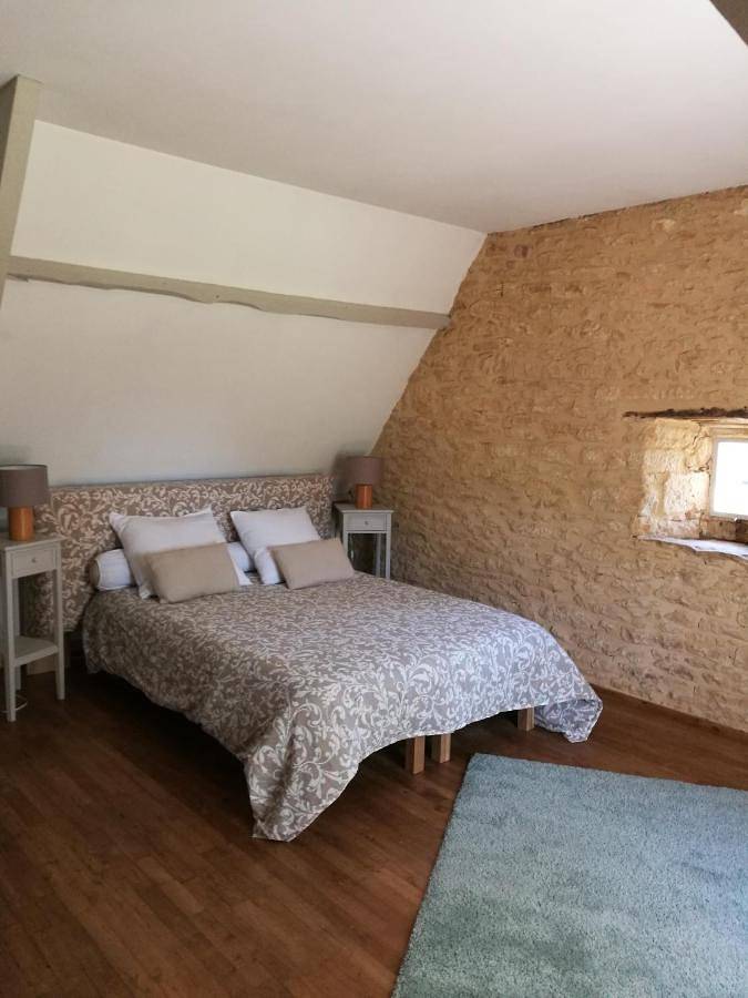 Location de vacances pour 6 personnes, avec jardin ainsi que piscine et vue à Saint-Amand-de-Coly - 4