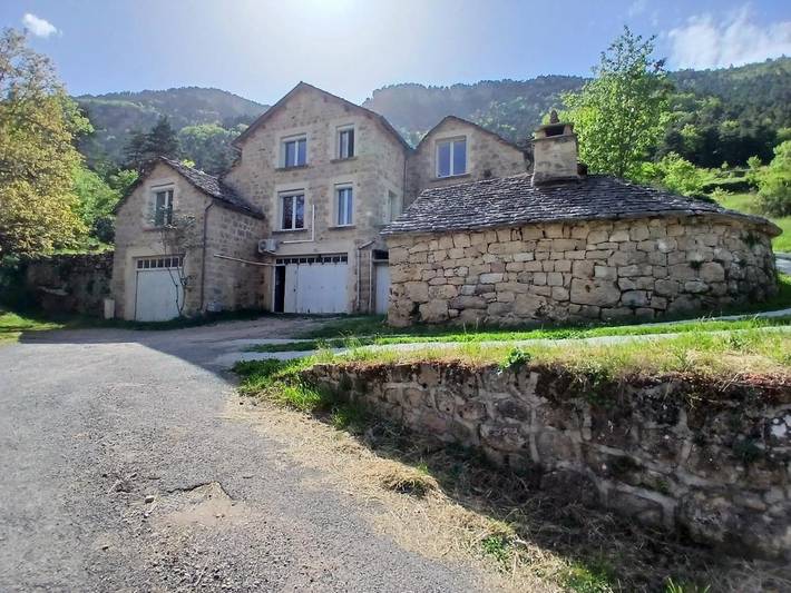 Location de vacances pour 6 personnes, avec jardin et vue à Les Vignes - 2