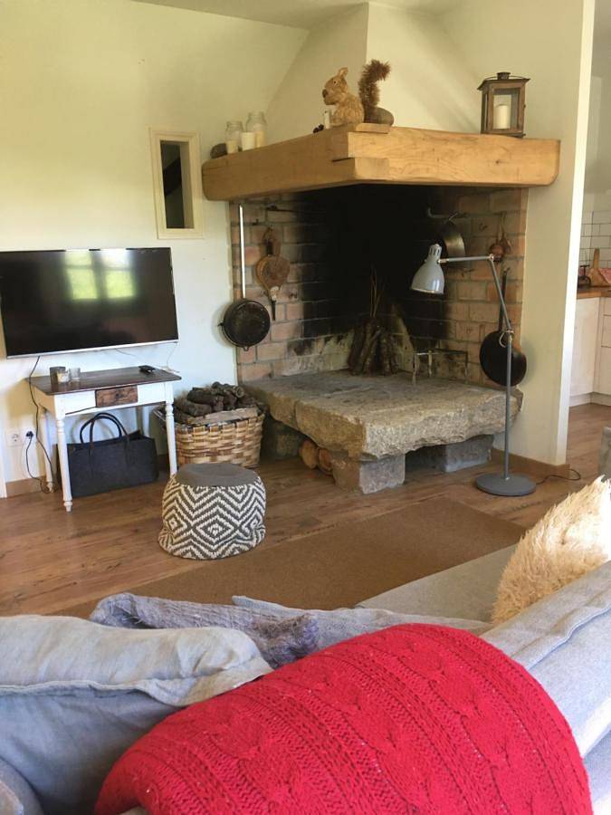 Casa rural para 6 personas, con piscina y jardín, Se admiten mascotas en Brión - 2