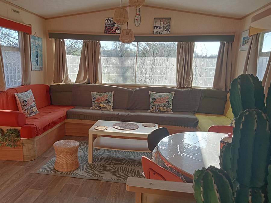 Camping La Perle - Mobilhome 6 personnes - Californie in Saint-Médard-la-Rochette, Région d'Aubussargues
