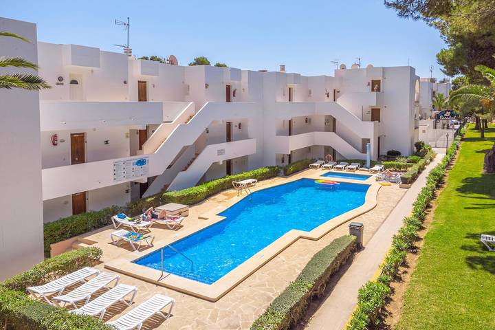Ganze Wohnung, Ferienwohnung Ferrera Pins mit Balkon, Gemeinschaftspool und WLAN in Cala d'Or, Santanyí