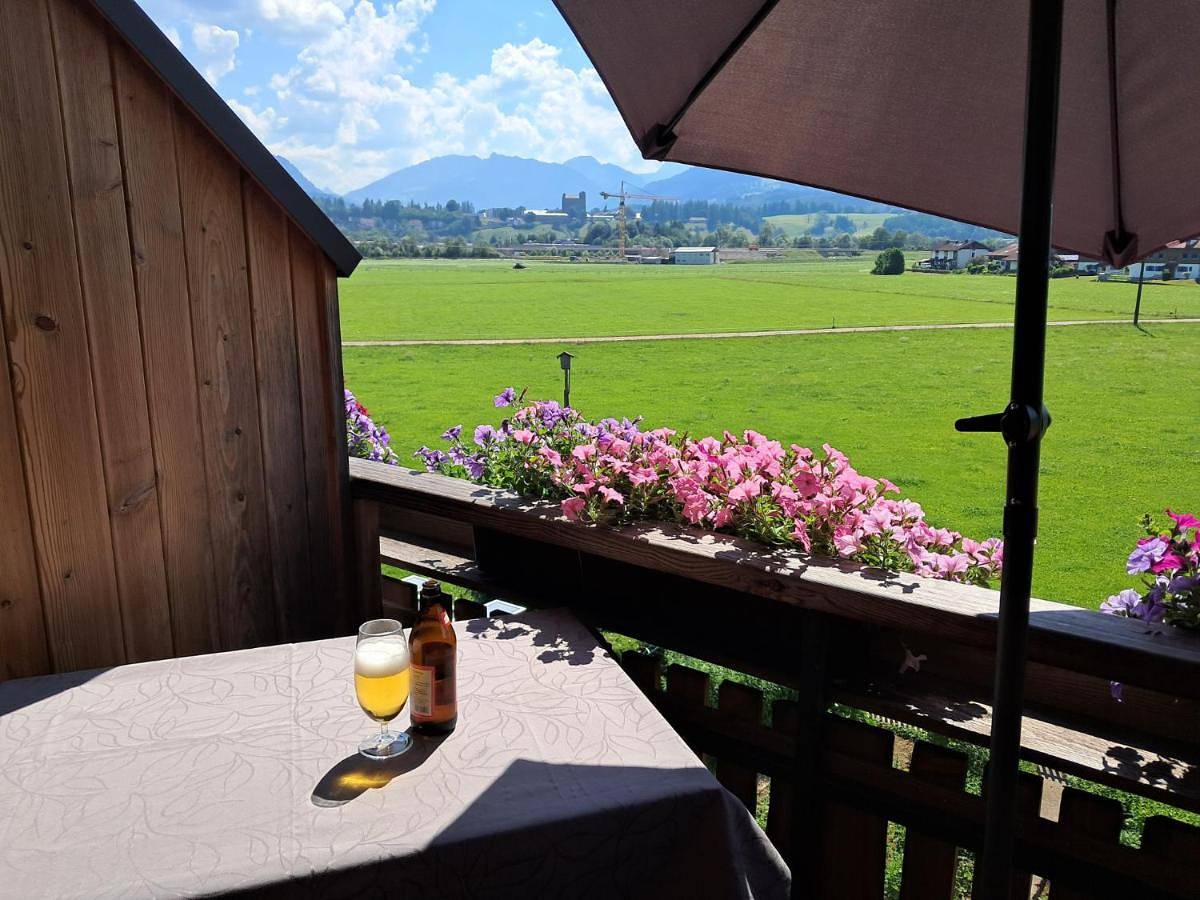 Ganze Wohnung, Bauernhof Finkel - Ferienwohnungen mit Balkon - Bergsicht - Traktor mitfahren - Tiere streicheln - entspannter Familienurlaub - zentrale Lage nahe Oberstdorf in Ofterschwang, Bayerisch Schwaben