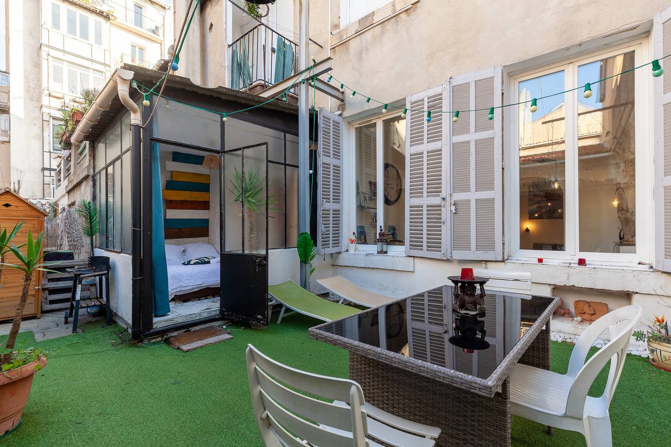 Entire apartment, Apartment 'Le Calme À La Plaine' with Private Terrace in Marseille, Marseille region