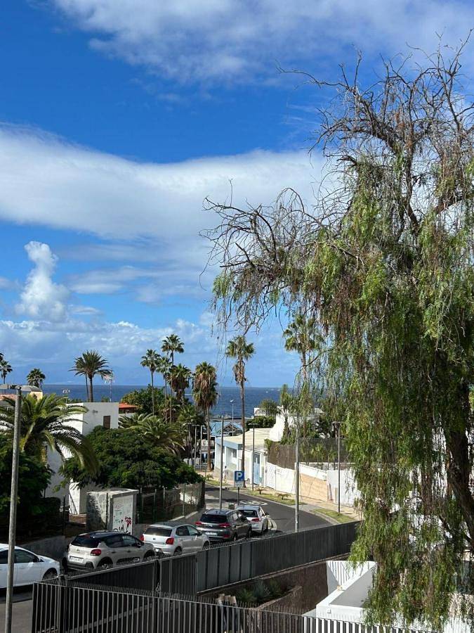 Villa voor 9 personen, with uitzicht and balkon as well as zwembad in Costa Adeje