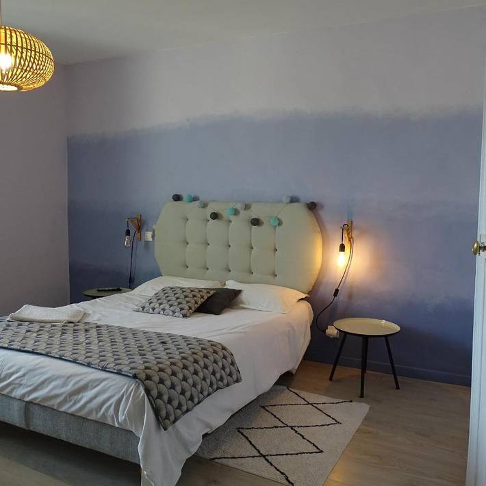 Chambre d’hôte pour 2 personnes, avec Terrasse et Jardin ainsi que Piscine et Vue