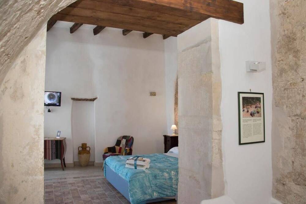 In the heart of Ortigia, close to the beach of Calarossa,. in Syracuse, Province de Syracuse