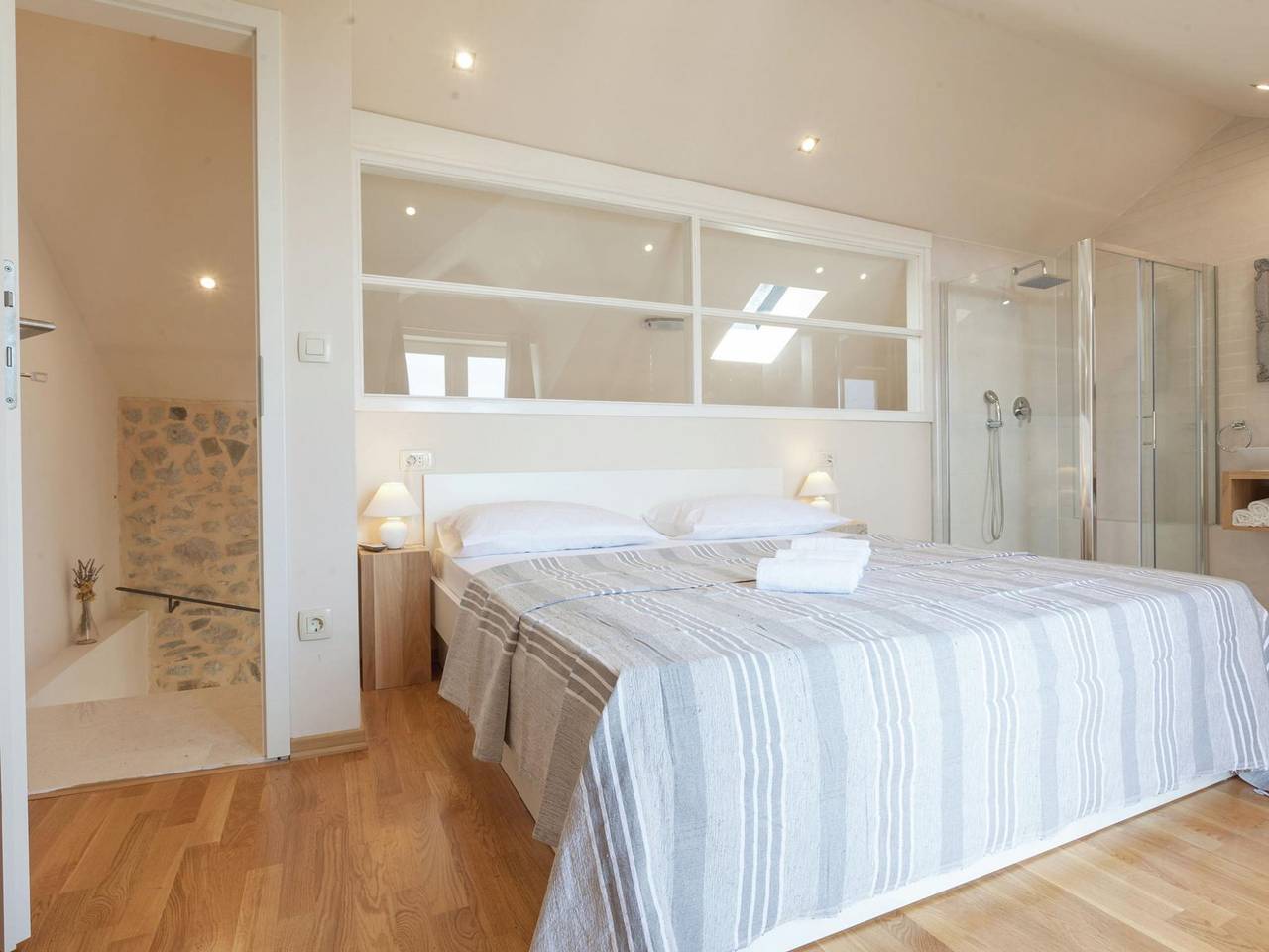 Modern villa in Podgora with heated pool in Podgora (Split-Dalmatie), Makarska riviera