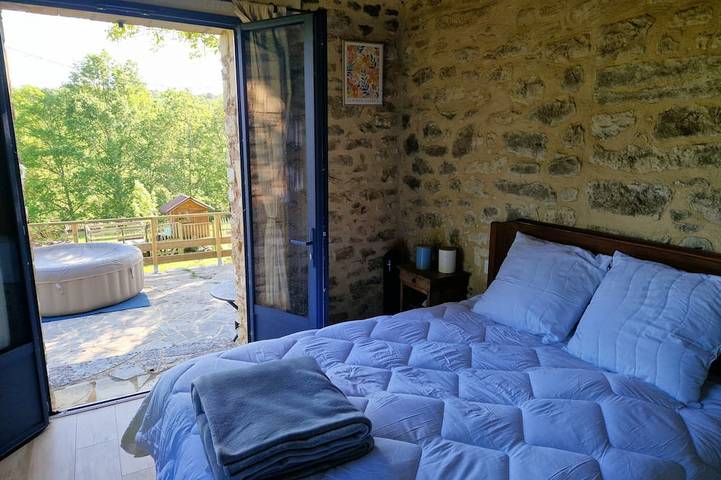 Location de vacances pour 6 personnes, avec jacuzzi et jardin à Audrix - 2