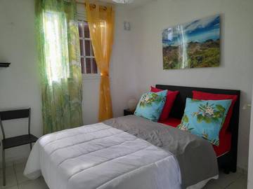 Gîte pour 2 personnes, avec jardin et vue dans La Soufrière