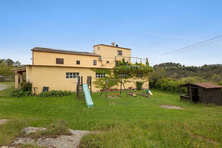 Casa rural para 18 personas, con Jardín en Viver y Serrateix - 2