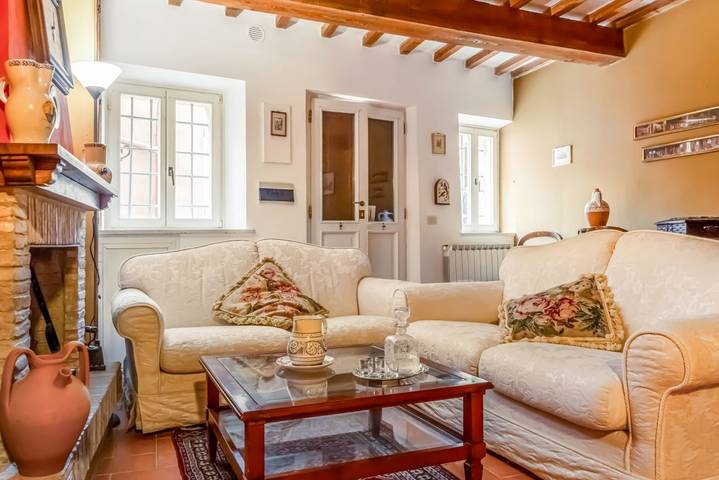 Appartamento intero, Casa Iole: Apartment in Central Urbino in Urbino, Valle del Metauro