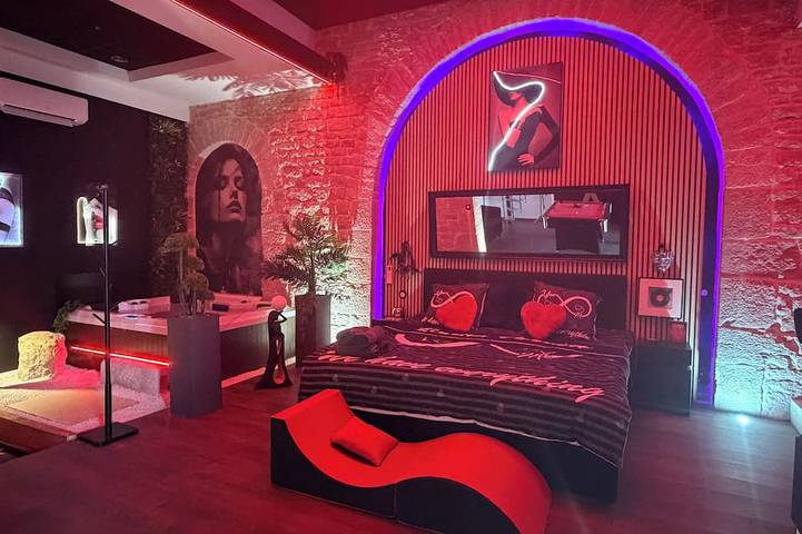 Appartement entier, Évasion secrète Love room in Lons-le-Saunier, Jura