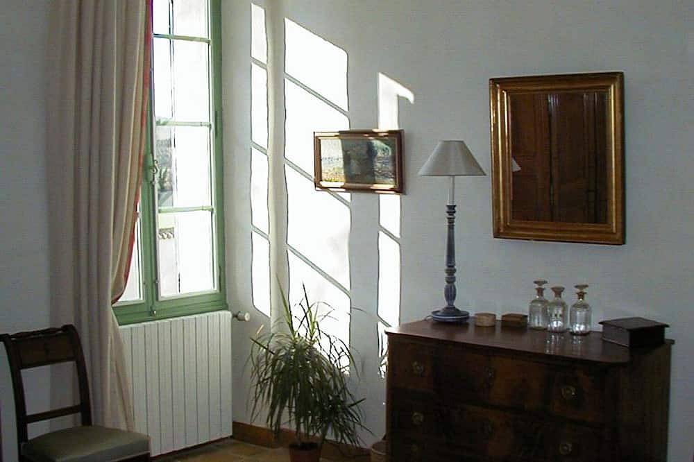 Fabuleuse propriété de 18 chambres avec piscine chauffée et jardin clos in Lambesc, Région d'Aix-en-Provence