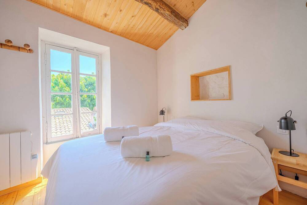 The Song of Venelles - House & its annex in Les Portes-en-Ré, Ile de Re