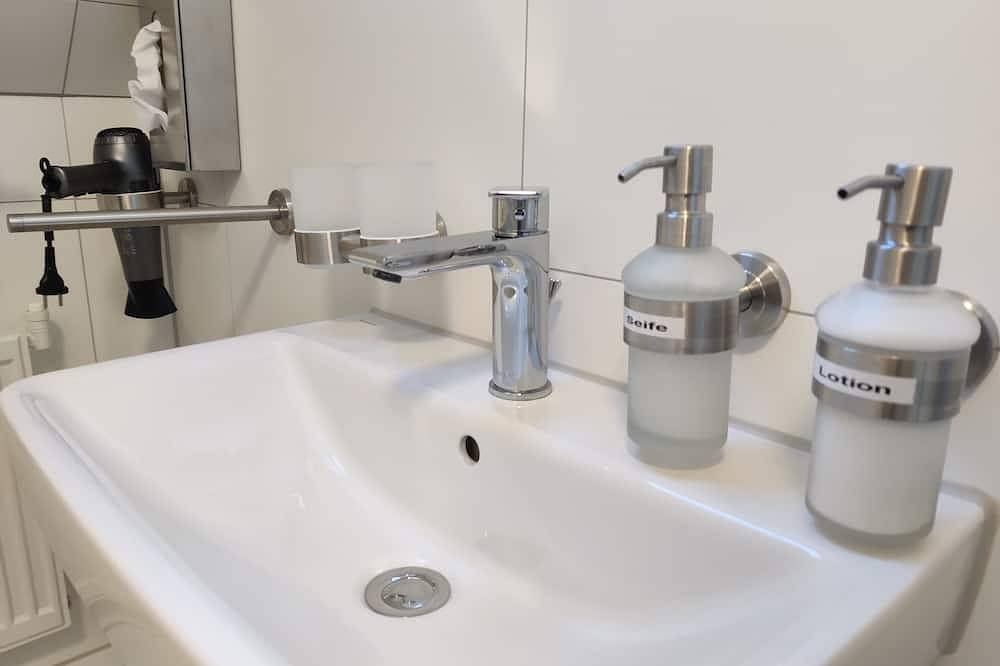 Ganze Wohnung, Enjoy our modern apartment with star comfort in Tanne, Harzvorland