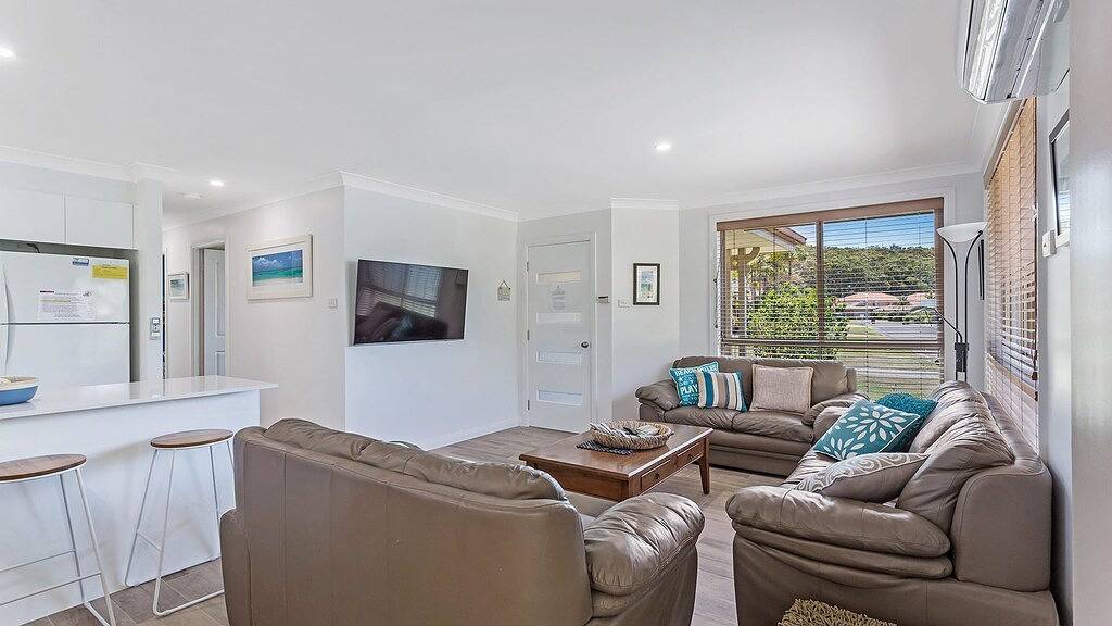 Chill Out at Fingal - Jellicoe Close - Pet Friendly Duplex in Fingal Bay in Fingal Bay, Hunter Valley