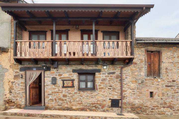 Casa de vacaciones para 4 personas, con balcón, Se admiten mascotas en El Bierzo