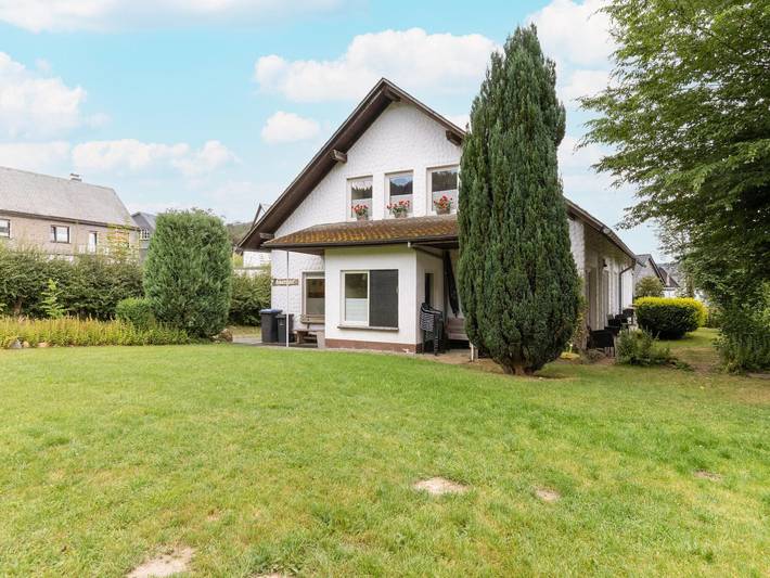 Ferienhaus für 23 Personen, mit Balkon und Terrasse sowie Garten in Winterberg