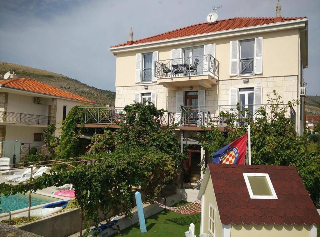 Hel leilighet, One bedroom apartment near beach Seget Donji, Trogir A-25167-a in Trogir, Split-Dalmatia