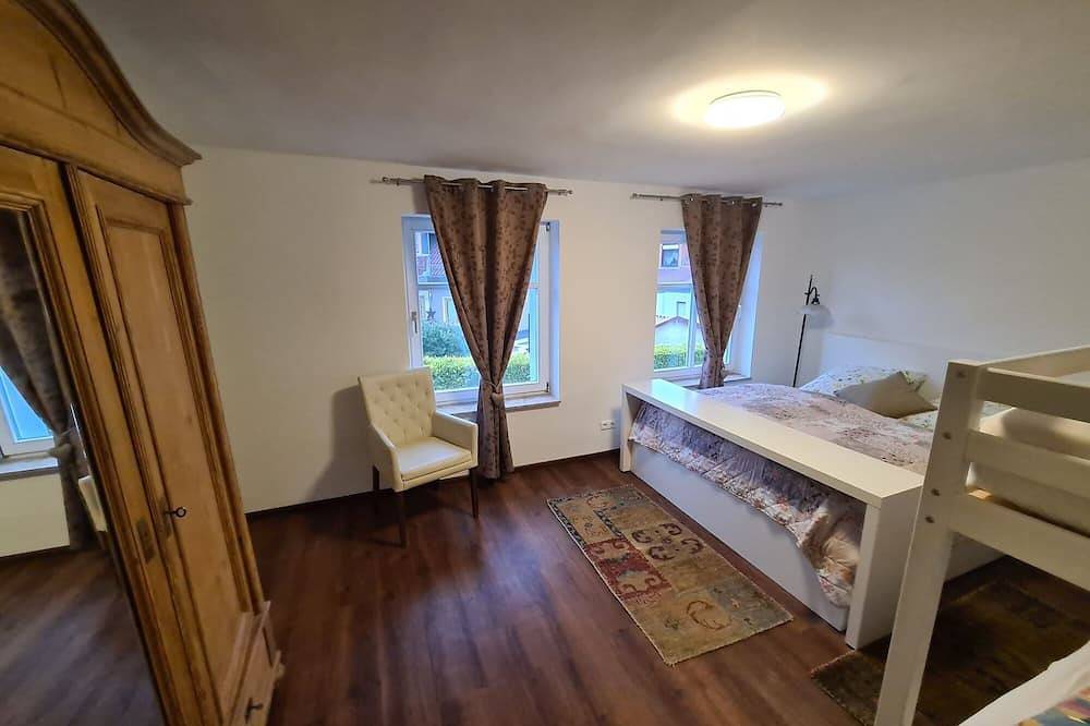 Ganze Wohnung, Urlaub am Mittelpunkt. Neue Ferienwohung im alten Mehlager in Vogtei, Hainich