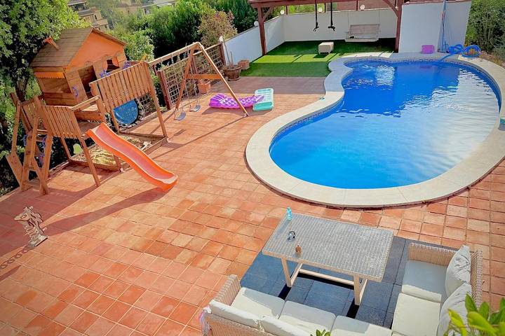 Casa rural para 10 personas, con vistas además de piscina y terraza en Sotogrande - 4