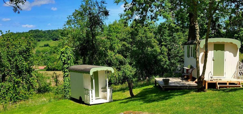 Camping pour 4 personnes, avec jardin ainsi que vue et terrasse dans Saône-et-Loire - 3