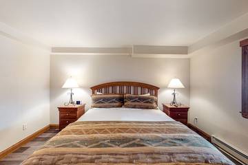 Vacation Apartment for 8 Guests in Vail Ski Resort, Vail, Picture 4