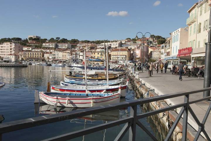 Gîte pour 4 personnes, avec terrasse et vue dans Port De Cassis - 3