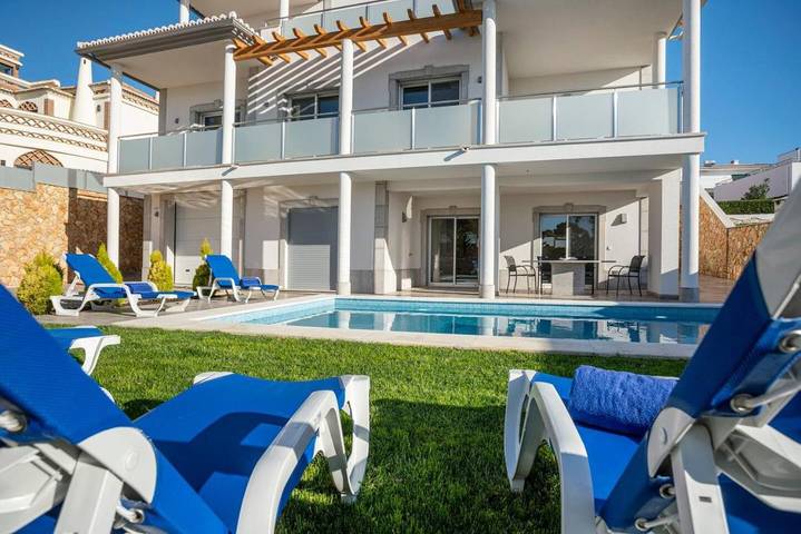 Villa pour 8 personnes, avec vue ainsi que jardin et piscine à Portimão - 2