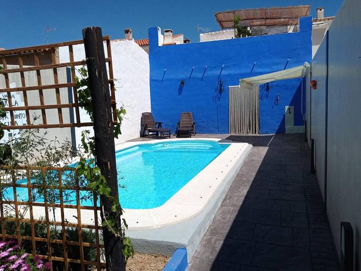Location de vacances pour 4 personnes, avec Terrasse et Jardin ainsi que Piscine et Vue à Martos