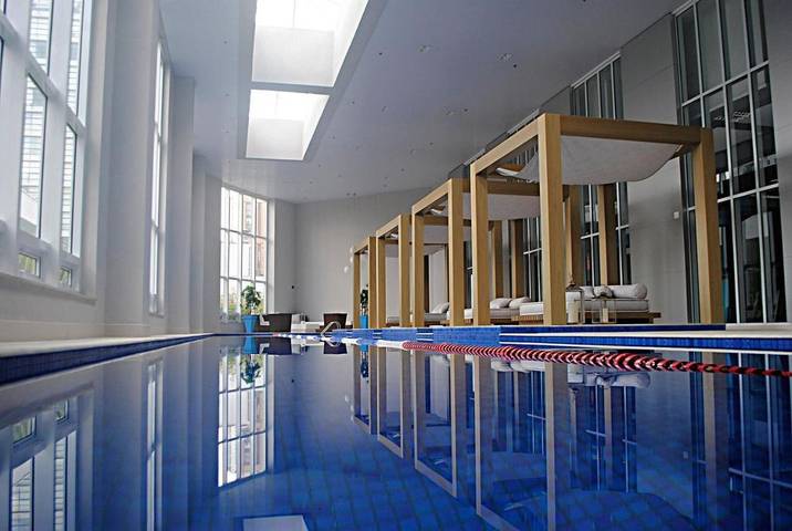 Casas e apartamentos de temporada para 3 pessoas, com piscina e sauna e ainda vista and jardim em Itaim Bibi