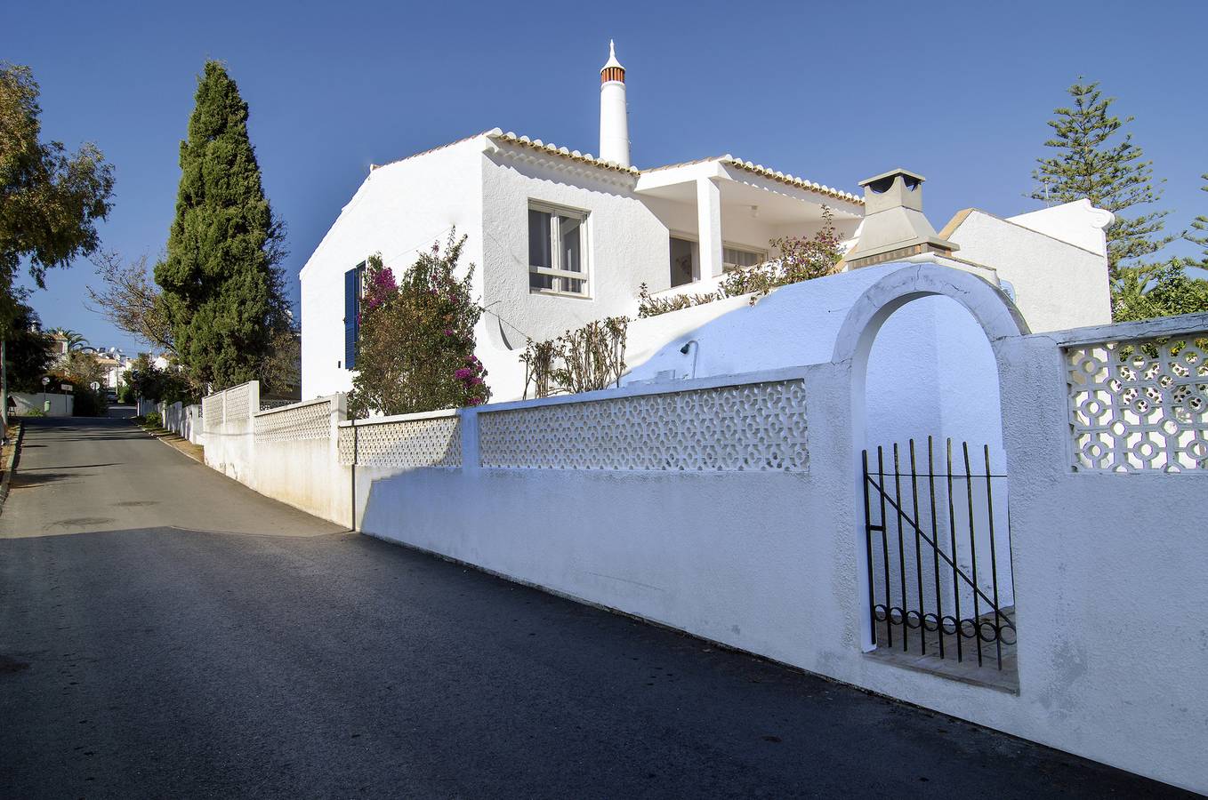 Casa Alma Mar, 2 minutes' walk to the beach in Praia da Luz, Faro District