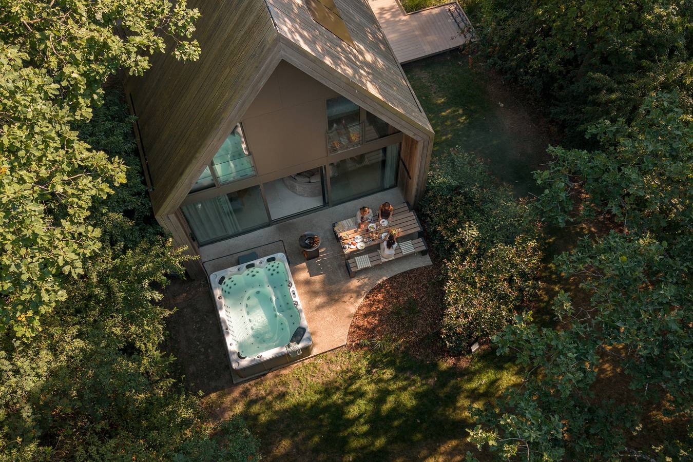 Woodz Lodges — Lodge met Jacuzzi | 8 personen in Heusden-Zolder, Hasselt en omgeving
