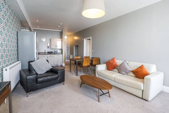 Cottage for 4 people, with balcony and garden, with pets in Torquay