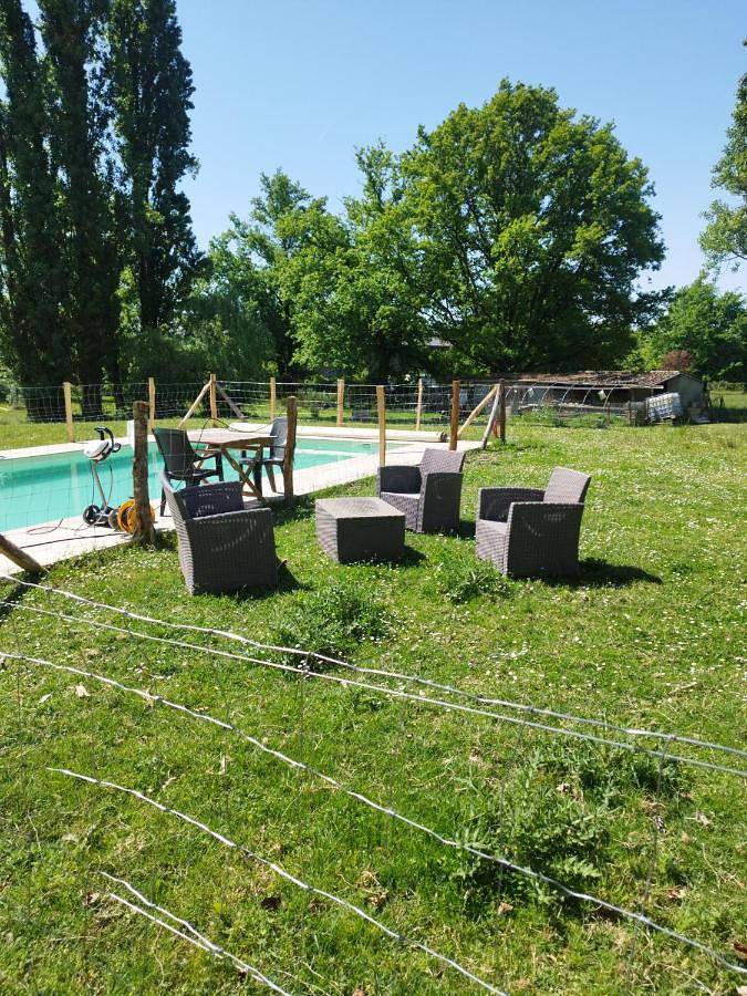 Gîte pour 2 personnes, avec jardin et piscine, animaux acceptés à Ussac - 3